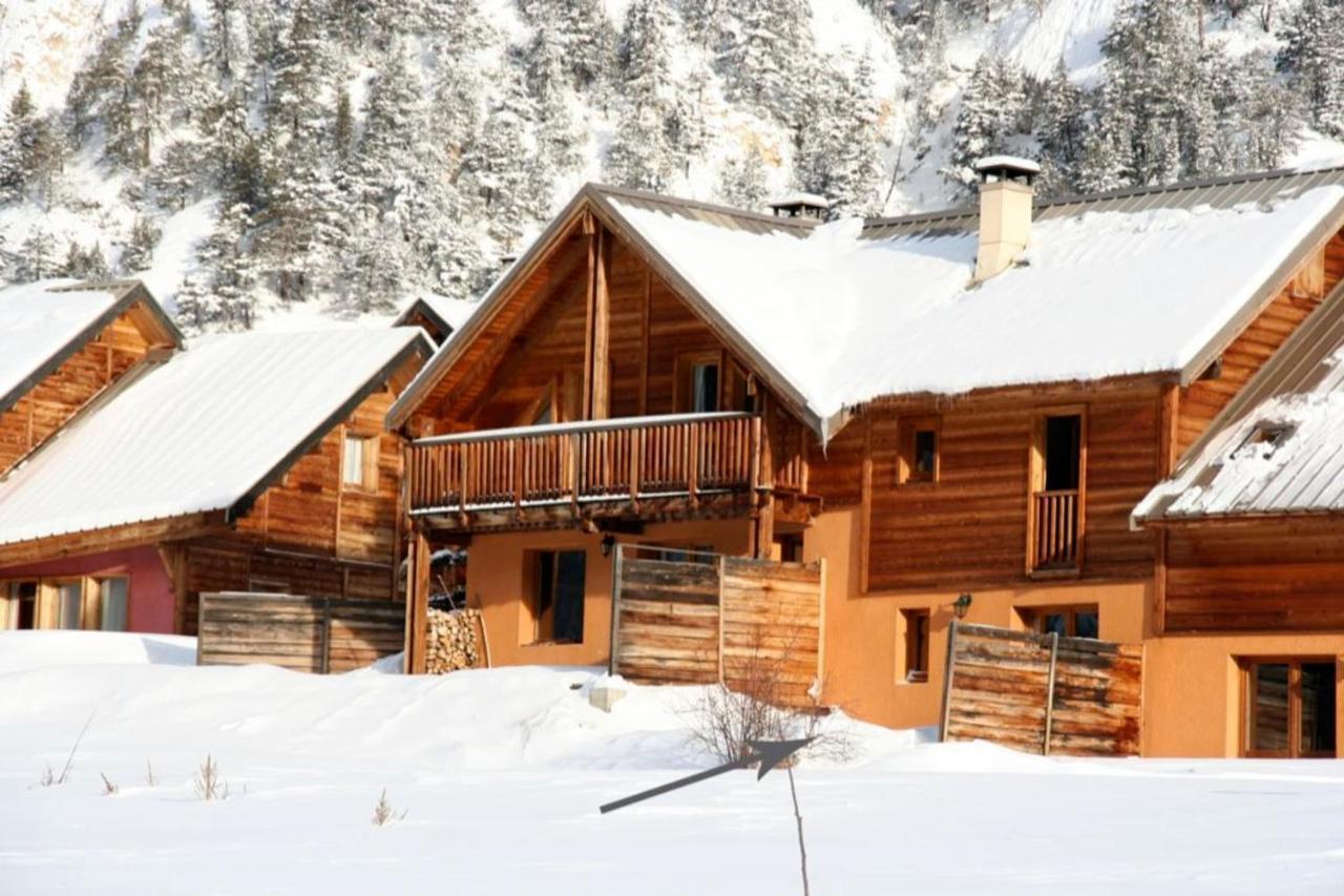 Le Gouroun Hameau Des Chazals Nevache Hautes Alpes Exteriör bild