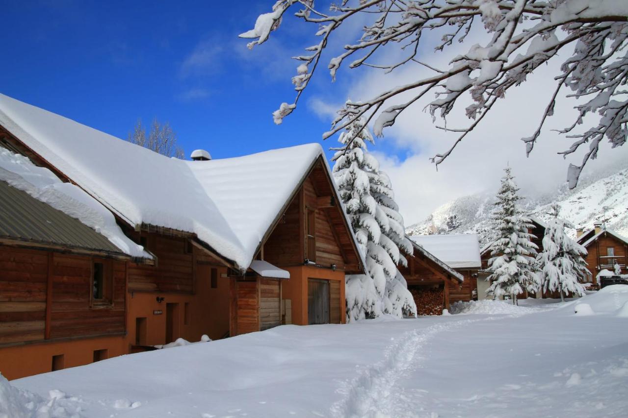 Le Gouroun Hameau Des Chazals Nevache Hautes Alpes Exteriör bild