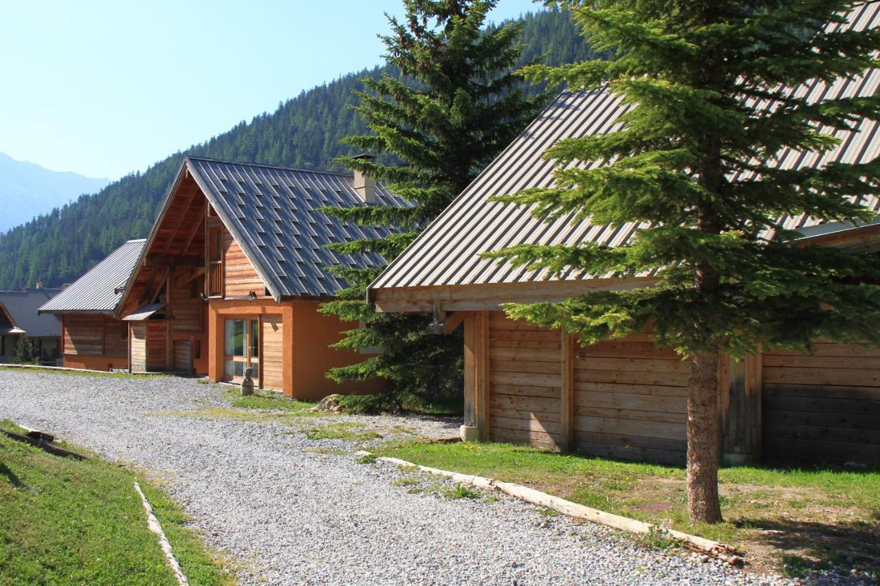 Le Gouroun Hameau Des Chazals Nevache Hautes Alpes Exteriör bild